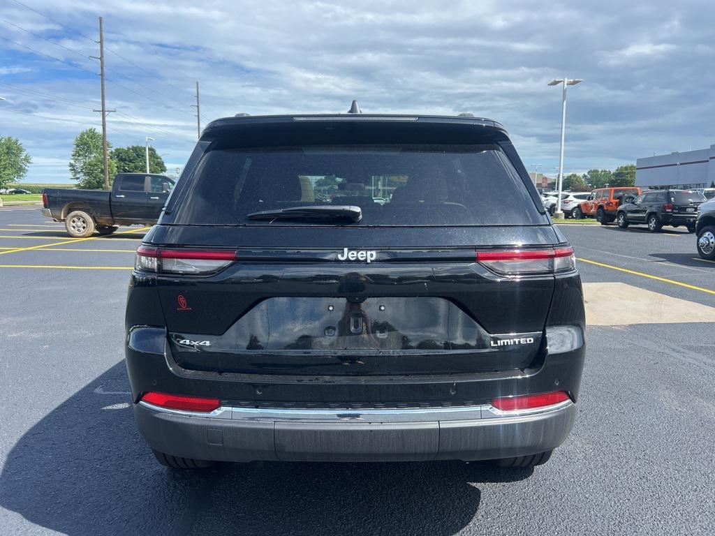 new 2025 Jeep Grand Cherokee car, priced at $45,051