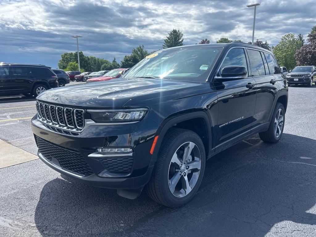 new 2025 Jeep Grand Cherokee car, priced at $45,051