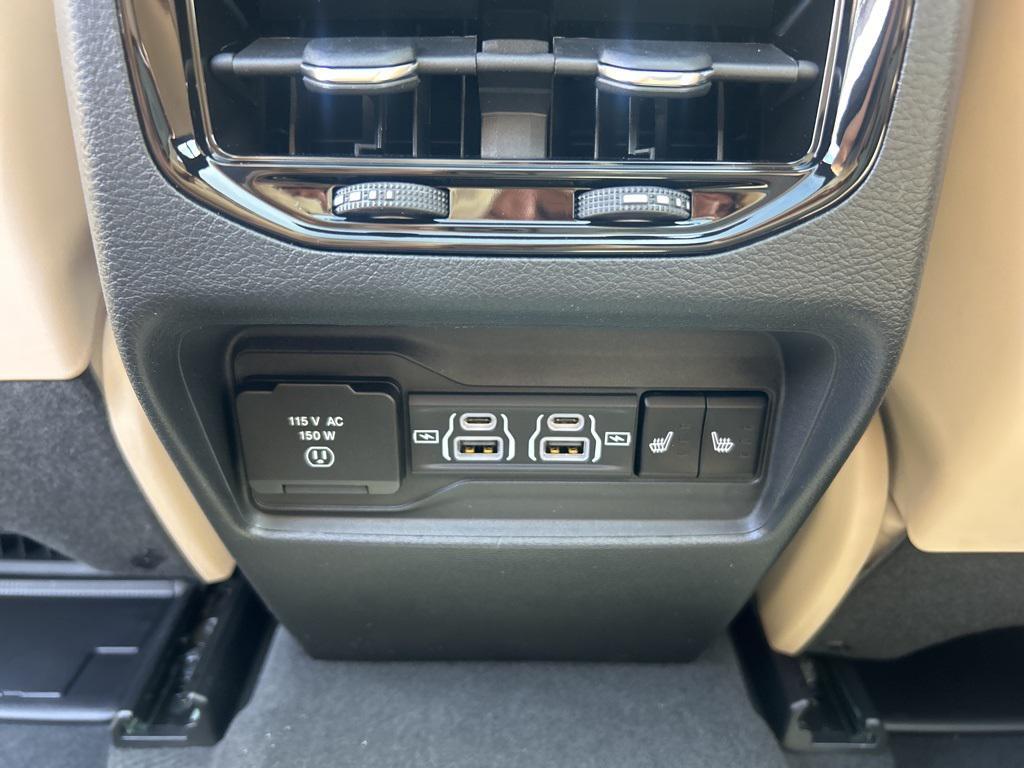 new 2025 Jeep Grand Cherokee car, priced at $45,051
