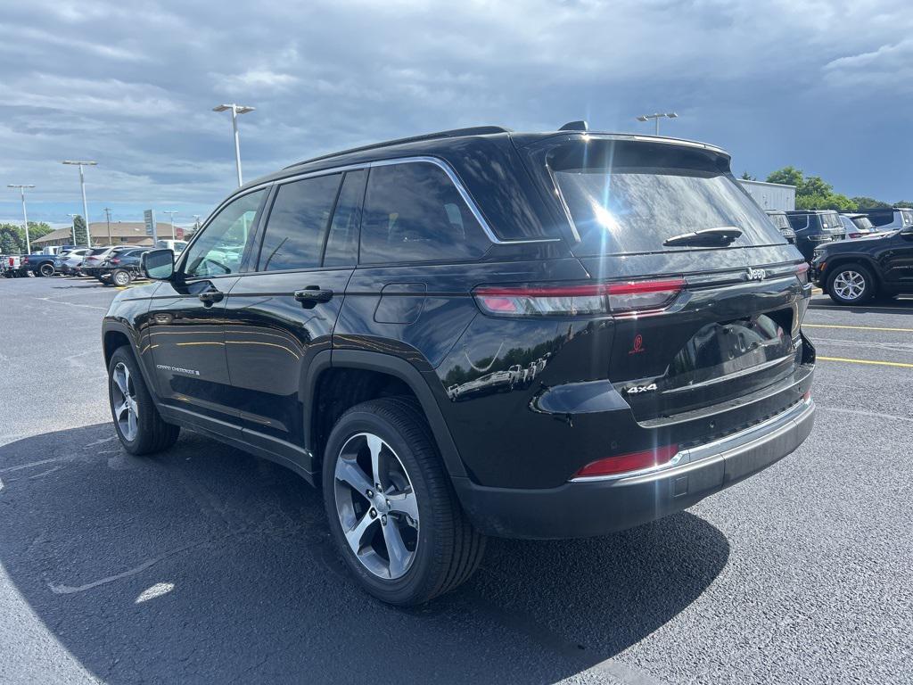 new 2025 Jeep Grand Cherokee car, priced at $45,051