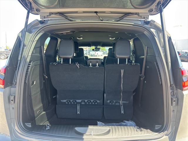 new 2025 Chrysler Pacifica Hybrid car, priced at $48,476