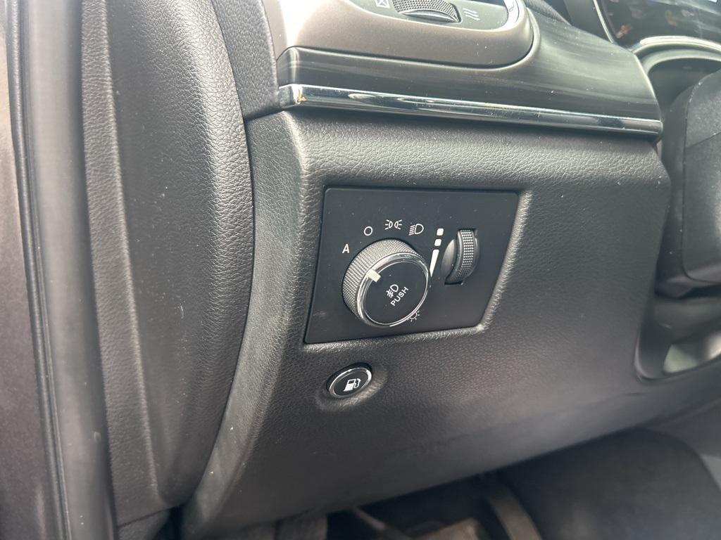used 2019 Jeep Grand Cherokee car, priced at $23,797