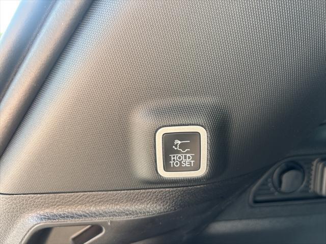 new 2025 Jeep Grand Cherokee car, priced at $41,176