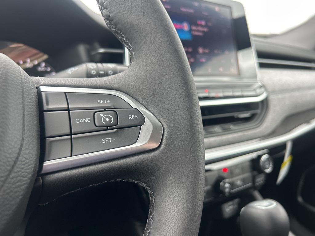 new 2025 Jeep Compass car, priced at $27,686