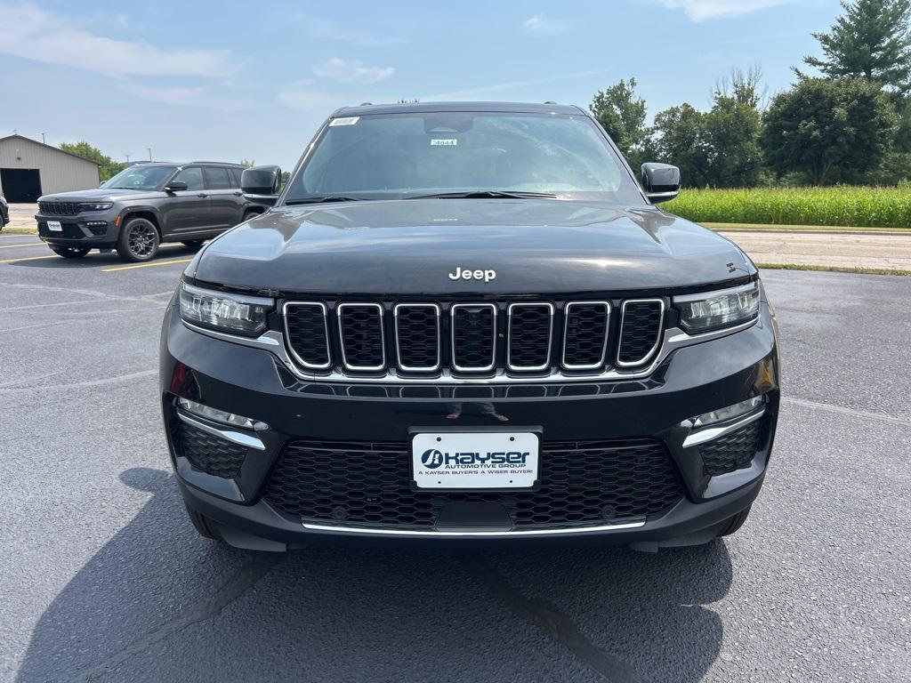 new 2025 Jeep Grand Cherokee car, priced at $50,270