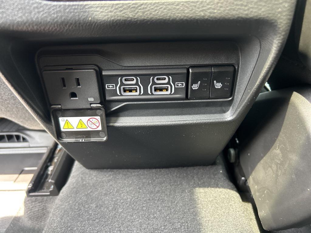 new 2025 Jeep Grand Cherokee car, priced at $50,270