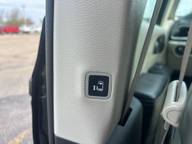 used 2021 Chrysler Pacifica car, priced at $25,537