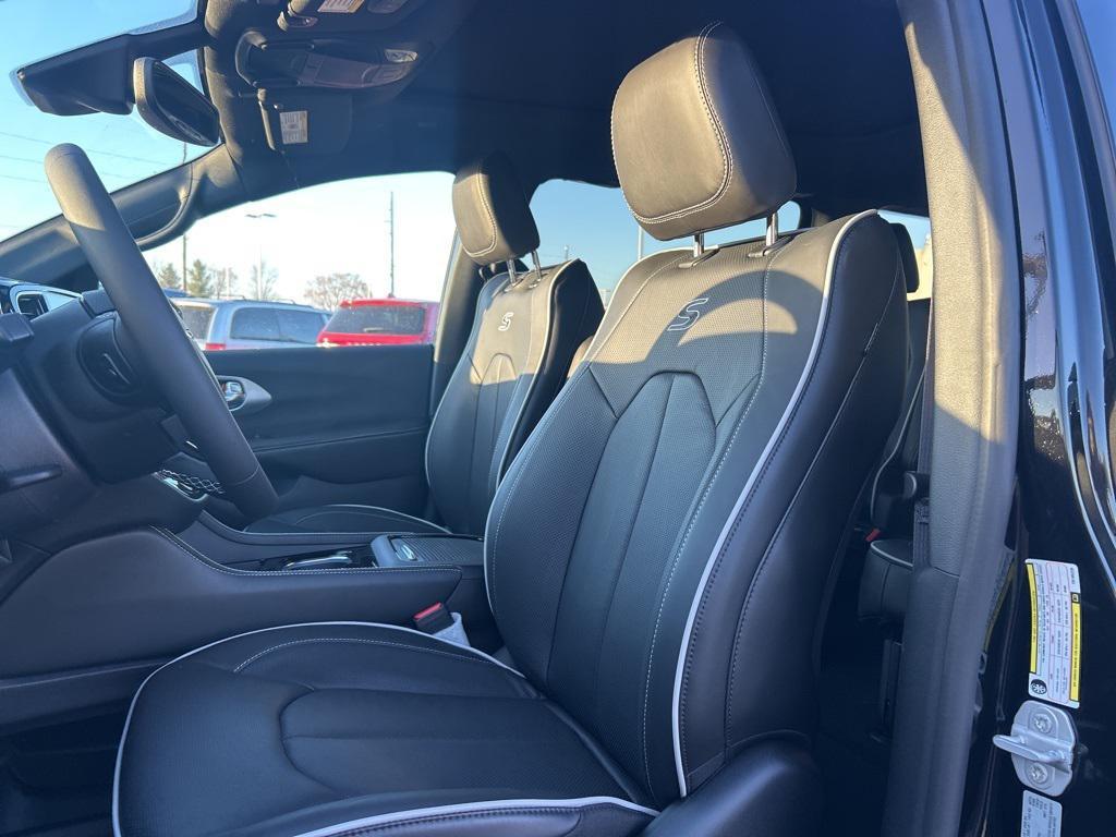 new 2026 Chrysler Pacifica car, priced at $52,715
