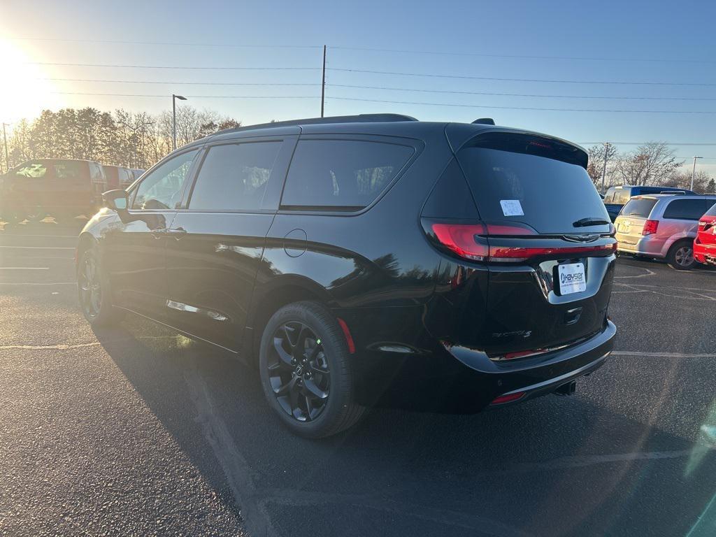 new 2026 Chrysler Pacifica car, priced at $52,715