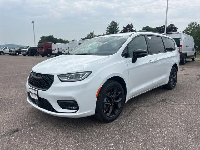 new 2025 Chrysler Pacifica car, priced at $56,769