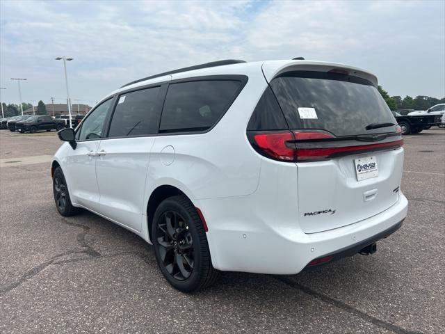 new 2025 Chrysler Pacifica car, priced at $56,769
