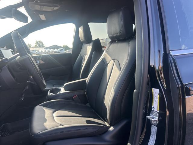 new 2025 Chrysler Pacifica car, priced at $42,690