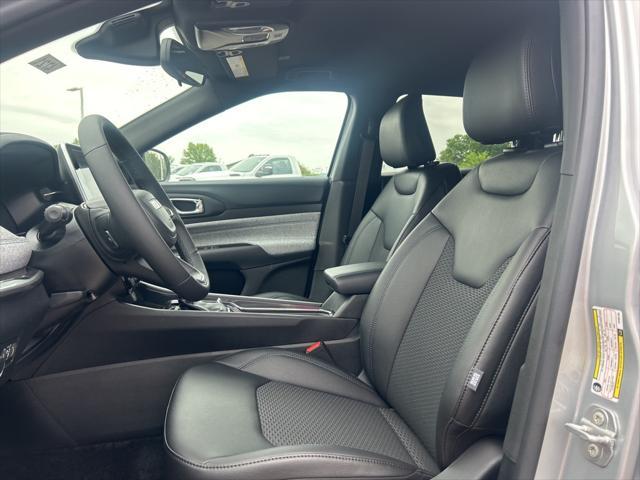 new 2025 Jeep Compass car, priced at $27,925