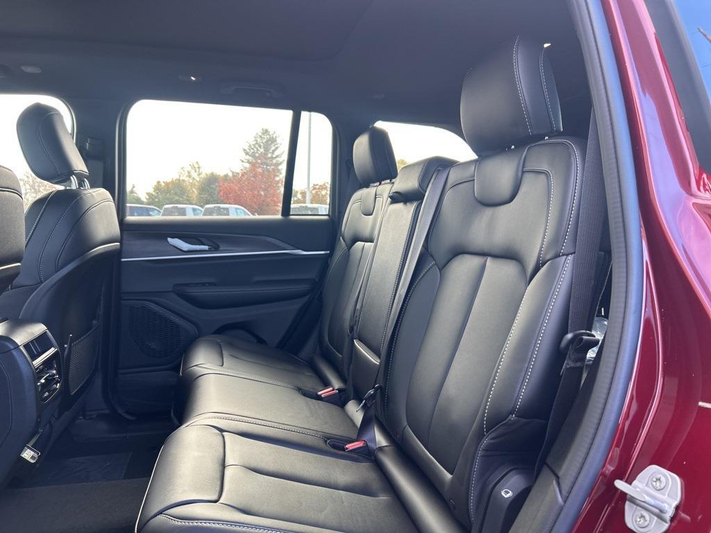 new 2025 Jeep Grand Cherokee car, priced at $50,231