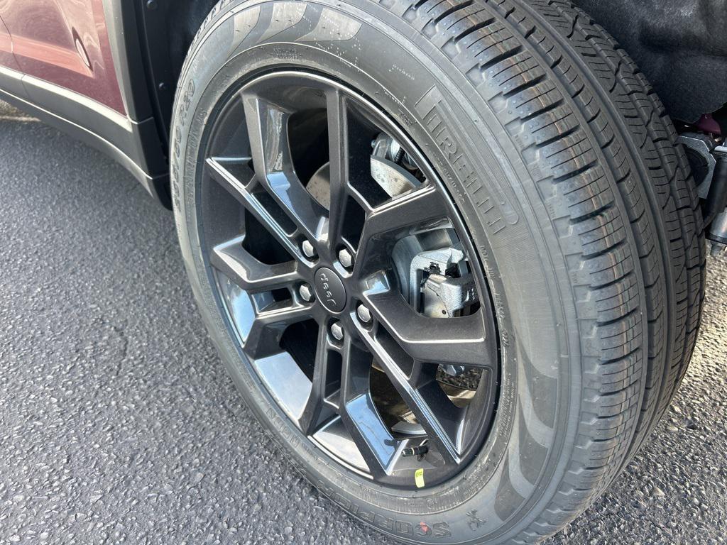 new 2025 Jeep Grand Cherokee car, priced at $50,231