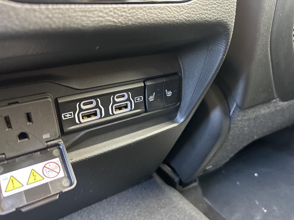 new 2025 Jeep Grand Cherokee car, priced at $50,231