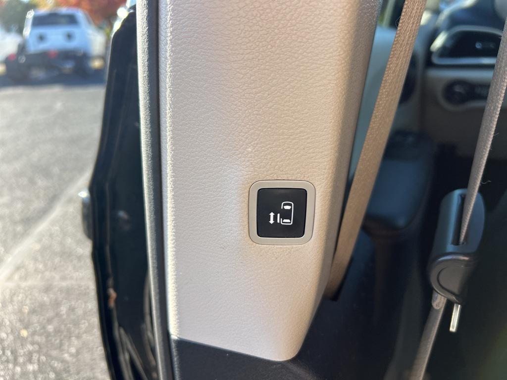 used 2019 Chrysler Pacifica car, priced at $20,499