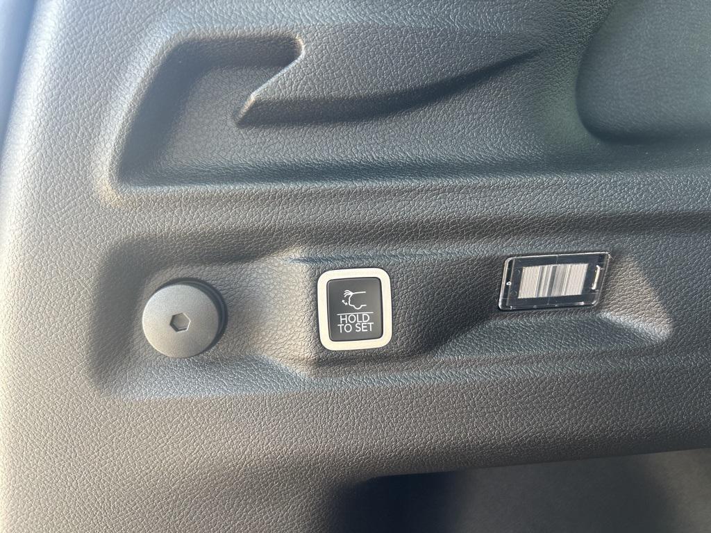 new 2025 Jeep Grand Cherokee L car, priced at $38,500