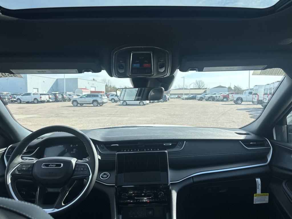 new 2025 Jeep Grand Cherokee L car, priced at $38,500