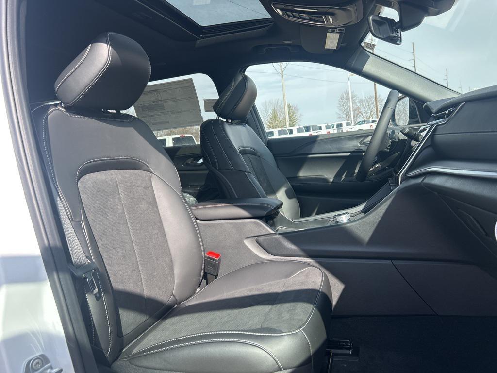 new 2025 Jeep Grand Cherokee L car, priced at $38,500