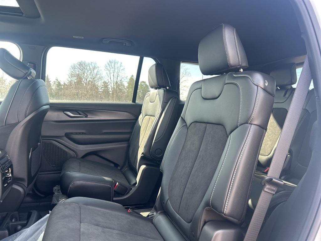 new 2025 Jeep Grand Cherokee L car, priced at $38,500