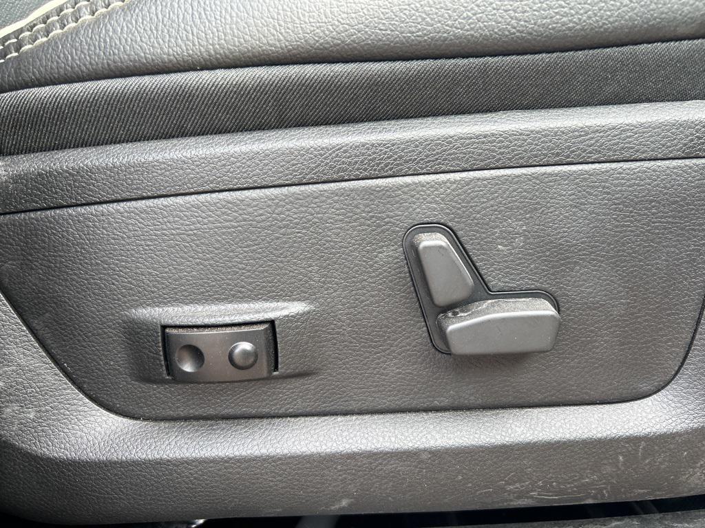 new 2025 Ram 2500 car, priced at $69,748