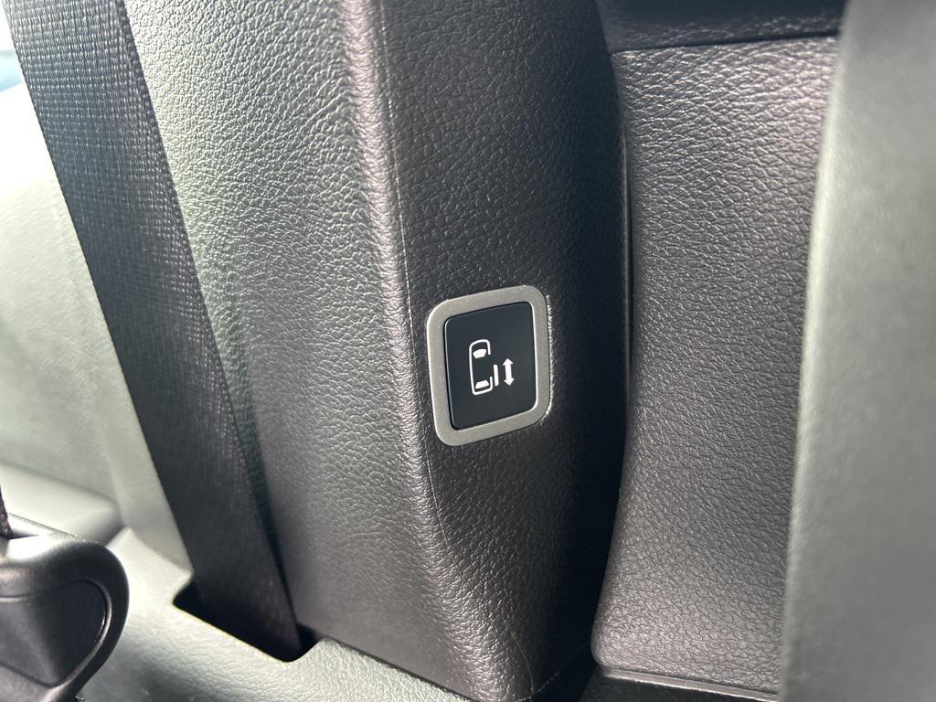 new 2026 Chrysler Pacifica car, priced at $47,985