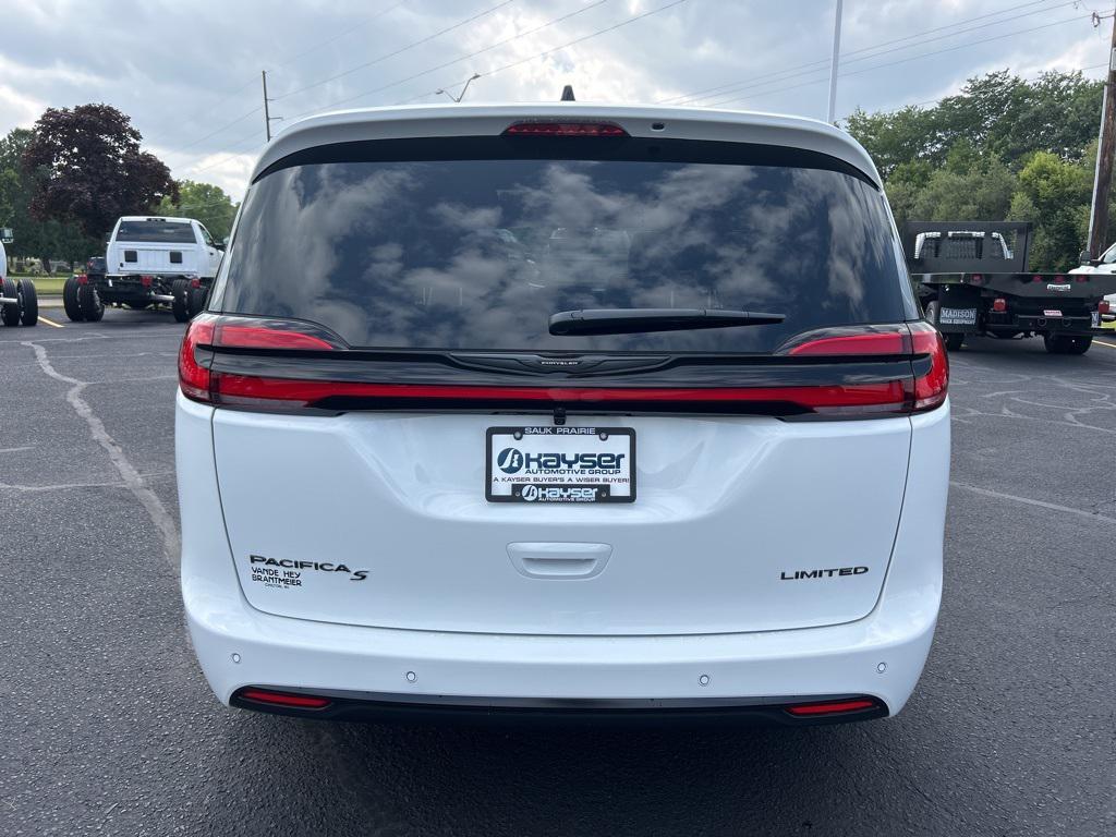 new 2026 Chrysler Pacifica car, priced at $47,985