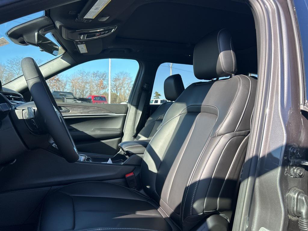 new 2025 Jeep Grand Cherokee L car, priced at $52,031