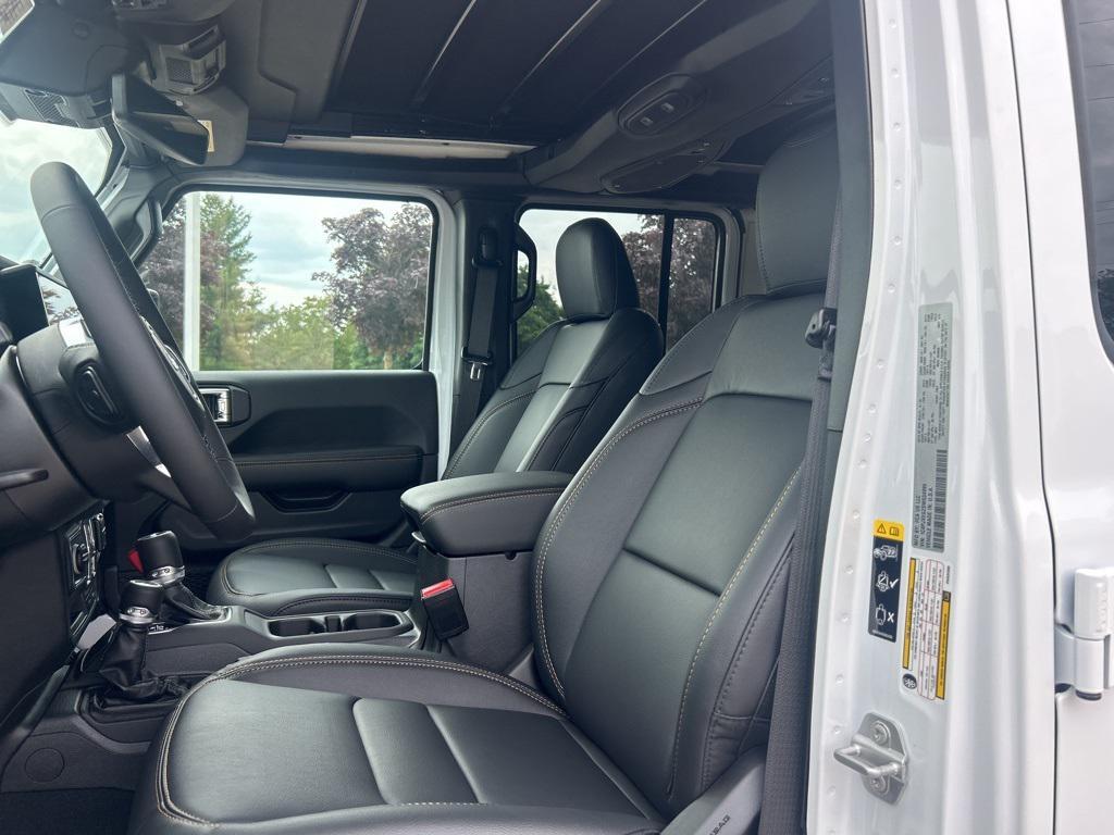 new 2025 Jeep Wrangler car, priced at $54,564
