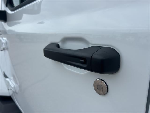 new 2025 Jeep Wrangler car, priced at $55,570