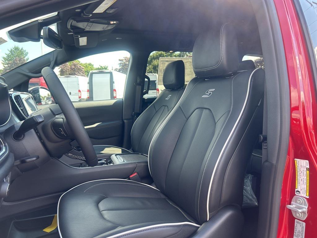 new 2026 Chrysler Pacifica car, priced at $49,735
