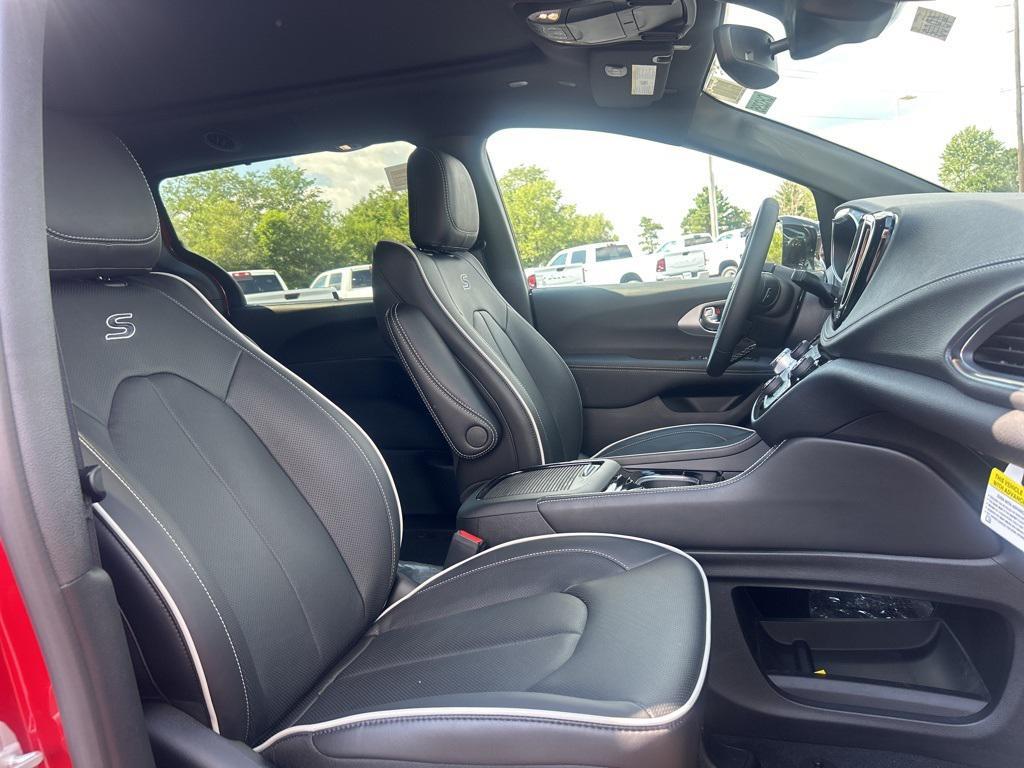 new 2026 Chrysler Pacifica car, priced at $49,735