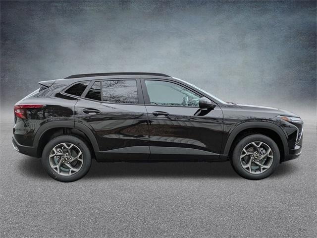 new 2025 Chevrolet Trax car, priced at $24,136