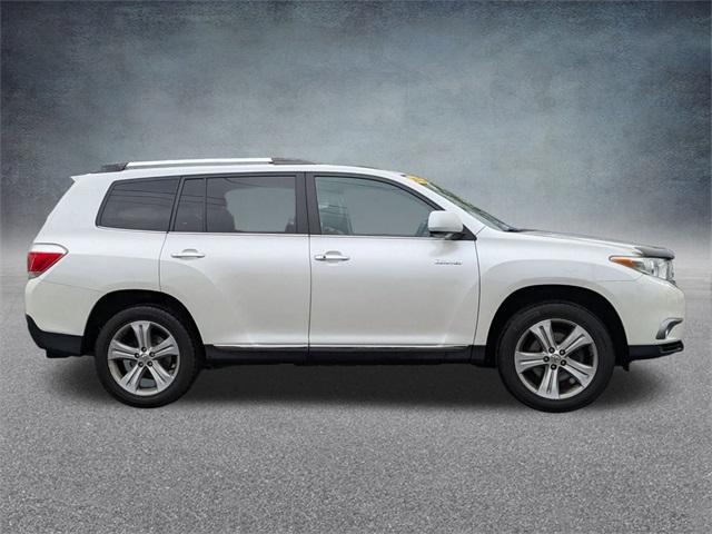 used 2013 Toyota Highlander car, priced at $11,990