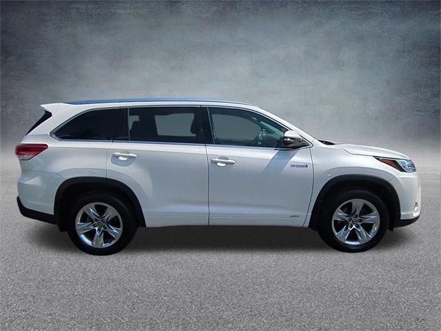used 2018 Toyota Highlander Hybrid car, priced at $28,788