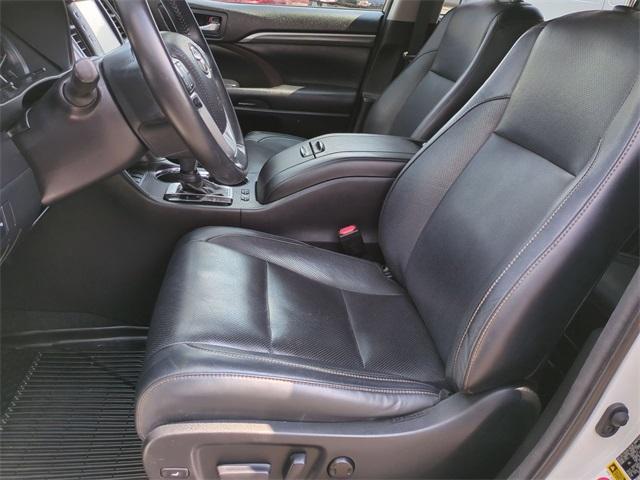 used 2018 Toyota Highlander Hybrid car, priced at $28,788