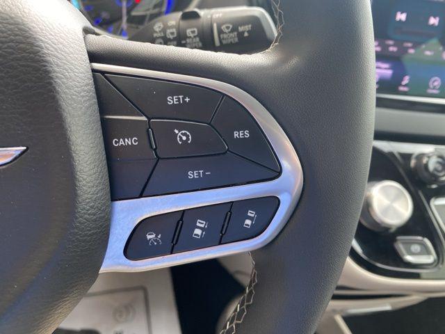 used 2022 Chrysler Pacifica car, priced at $23,119