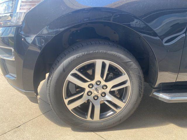 used 2023 Ford Expedition car, priced at $45,402