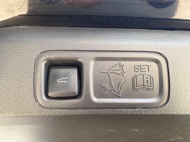 used 2023 Ford Expedition car, priced at $45,402