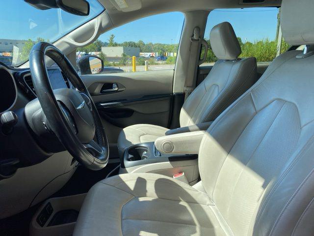 used 2021 Chrysler Pacifica Hybrid car, priced at $24,475