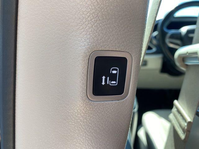 used 2021 Chrysler Pacifica Hybrid car, priced at $24,475