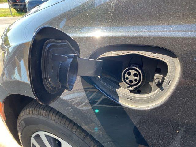 used 2021 Chrysler Pacifica Hybrid car, priced at $24,475
