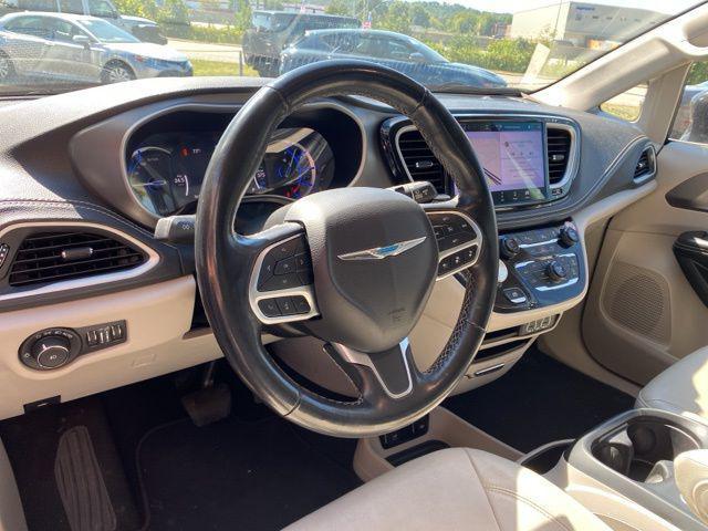 used 2021 Chrysler Pacifica Hybrid car, priced at $24,475