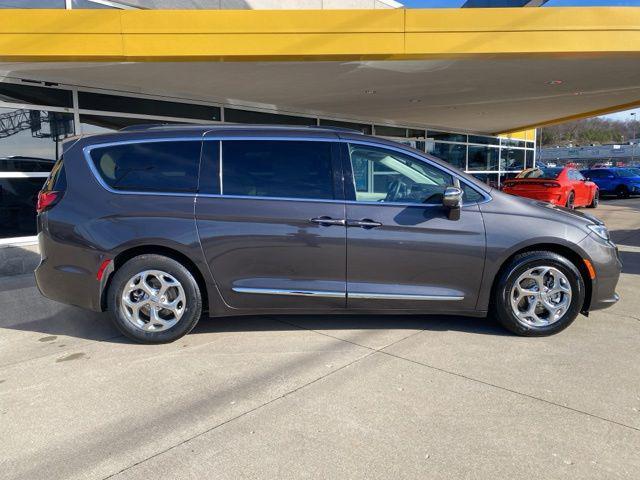 used 2022 Chrysler Pacifica car, priced at $23,964