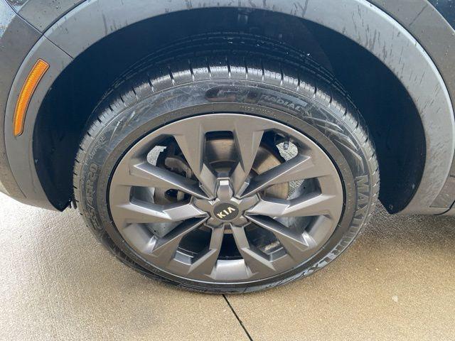 used 2021 Kia Sorento car, priced at $26,487