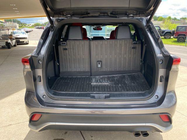 used 2023 Toyota Highlander car, priced at $39,046