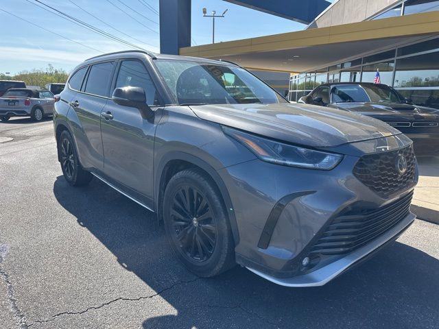 used 2023 Toyota Highlander car, priced at $38,867