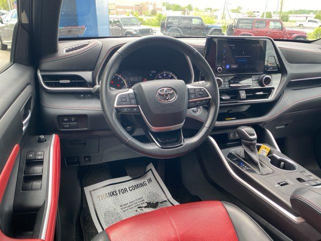 used 2023 Toyota Highlander car, priced at $39,046
