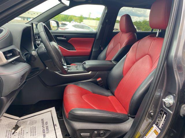 used 2023 Toyota Highlander car, priced at $39,046
